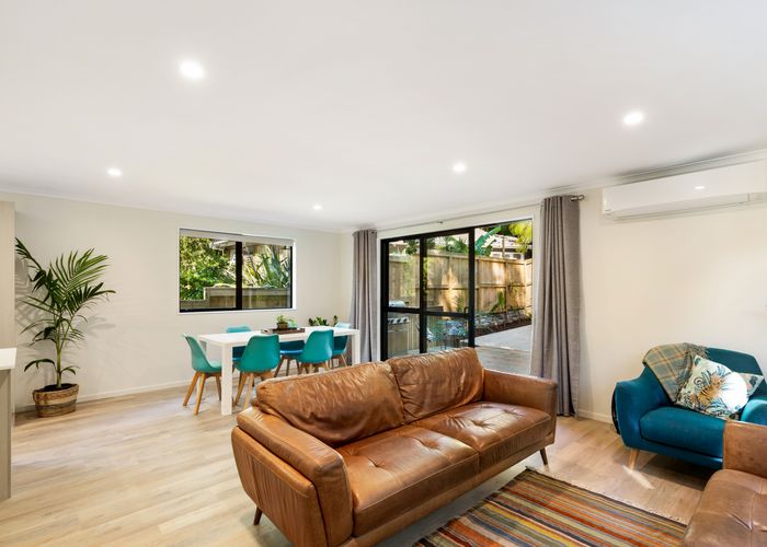 at 193 Laingholm Drive, Laingholm, Auckland