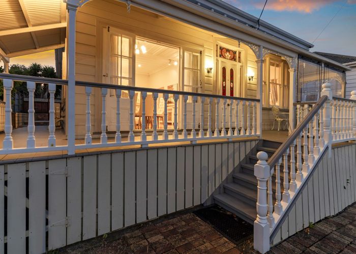  at 1/16 Richmond Avenue, Northcote Point, Auckland