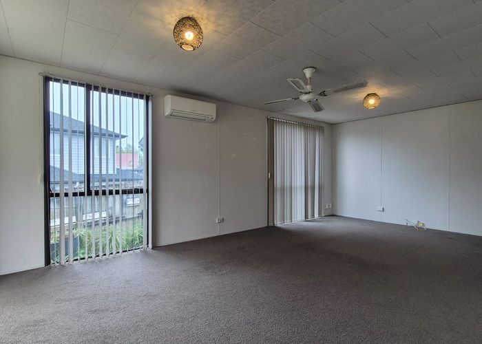  at 1/29 Devonshire Rd, Unsworth Heights, North Shore City, Auckland