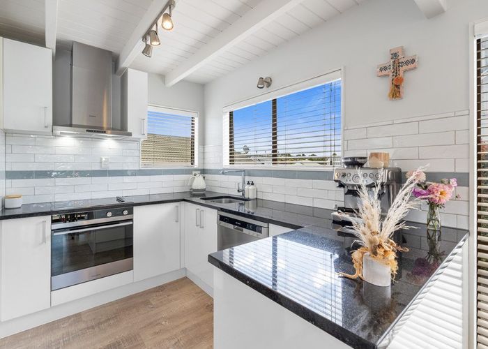  at 16B Bay Street, Red Beach, Whangaparāoa