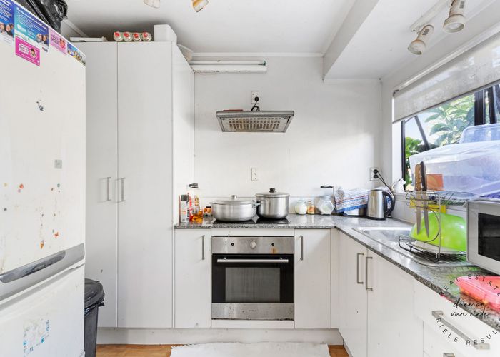  at 2/6 Cambridge Road, Manurewa, Manukau City, Auckland