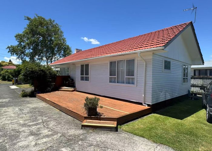  at 4 Cedar Place, Hillcrest, Hamilton