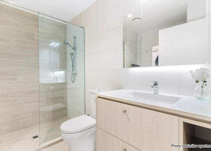  at 210/4 Bute Road, Browns Bay, North Shore City, Auckland