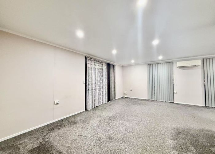  at 1/8 Kirklow Place, Goodwood Heights, Manukau City, Auckland