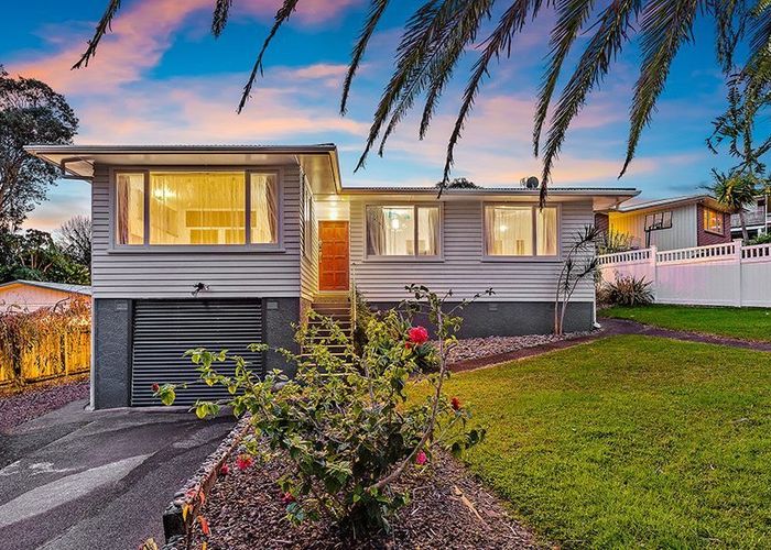  at 25 Crompton Road, Massey, Waitakere City, Auckland