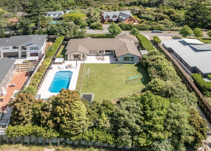  at 15 Wicklam Lane, Greenhithe, Auckland