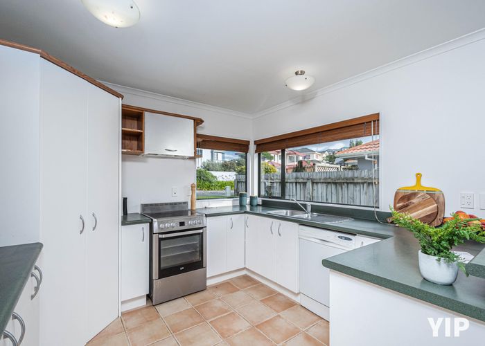  at 1A Bennett Grove, Newlands, Wellington