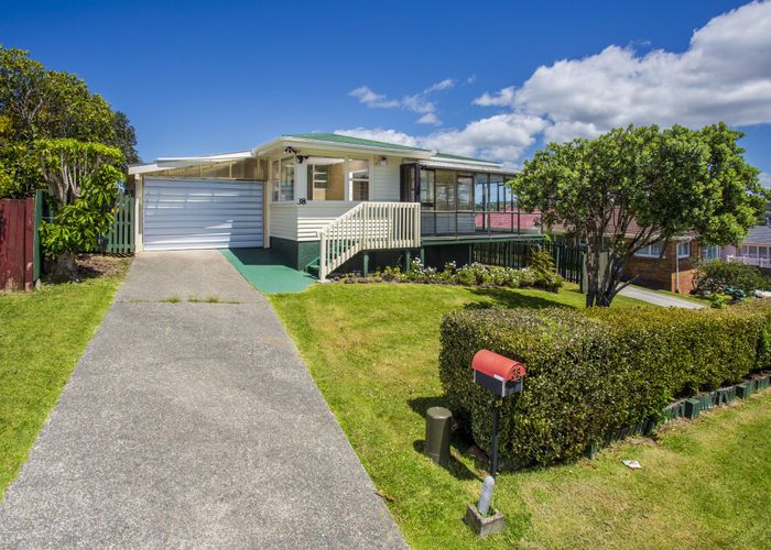  at 38 Blakeborough Drive, Forrest Hill, North Shore City, Auckland