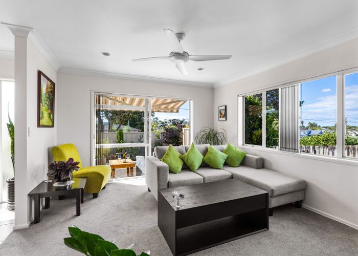  at 1/42 Bay Street, Red Beach, Rodney, Auckland