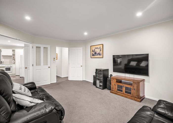  at 2/126 Halswell Road, Halswell, Christchurch City, Canterbury