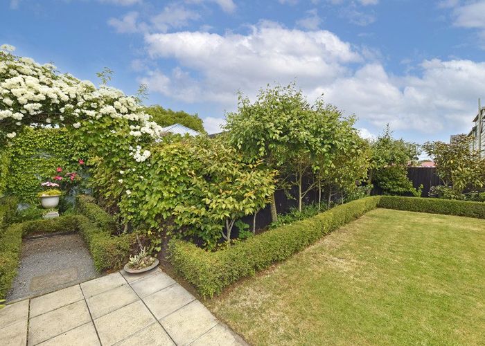  at 2/6 Gatonby Place, Avonhead, Christchurch