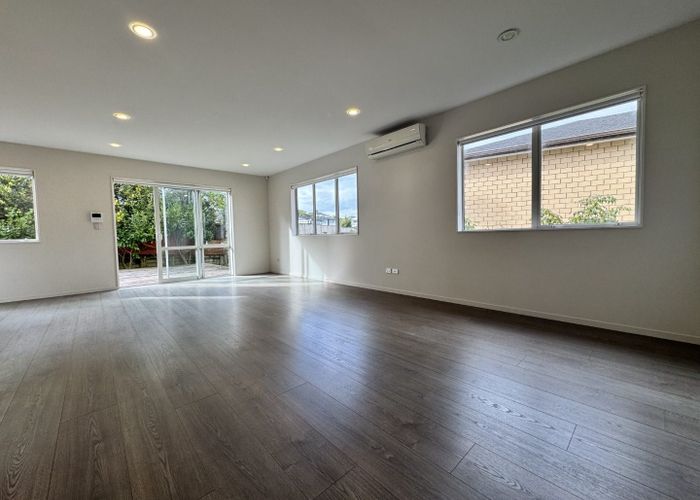  at 39 Travis View Dr--Viewing--On Sat 2nd Aug at 2:20-2:40pm, Albany, North Shore City, Auckland