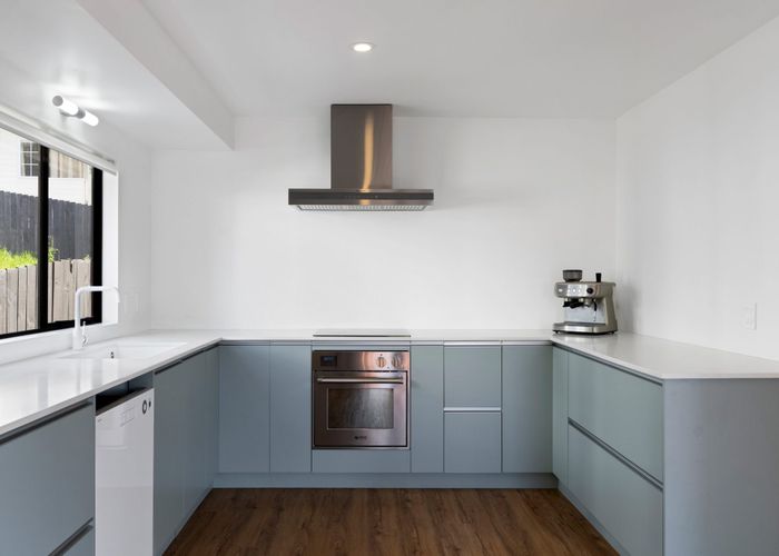  at 2/75 Langana Avenue, Browns Bay, North Shore City, Auckland