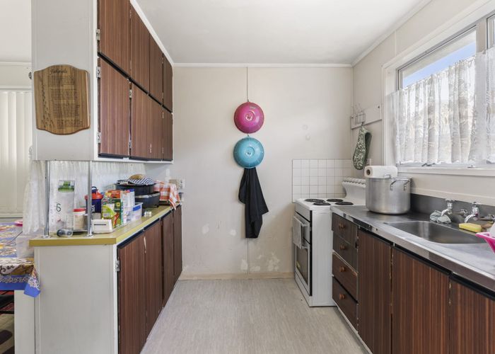 at 384 Roscommon Road, Clendon Park, Auckland