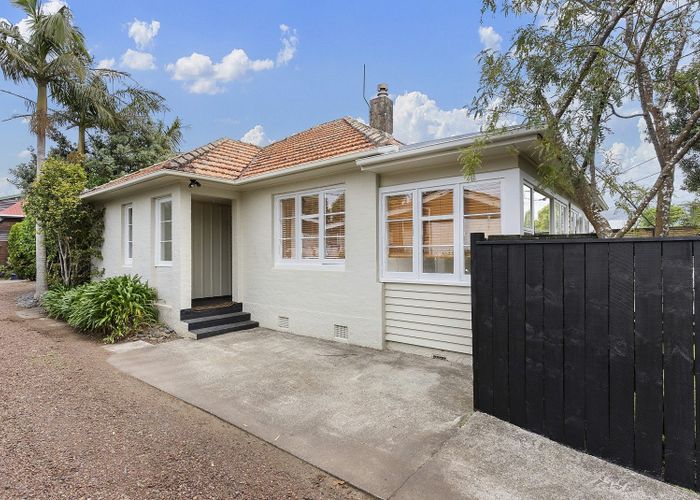  at 4 Grove Road, Sandringham, Auckland