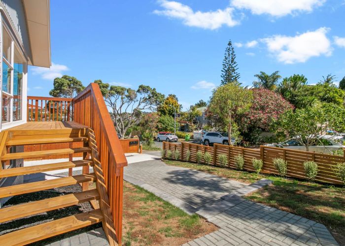  at 11 Pasteur Place, New Windsor, Auckland
