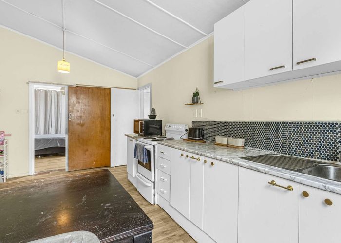  at 208 Lyndon Road West, Hastings Central, Hastings, Hawke's Bay