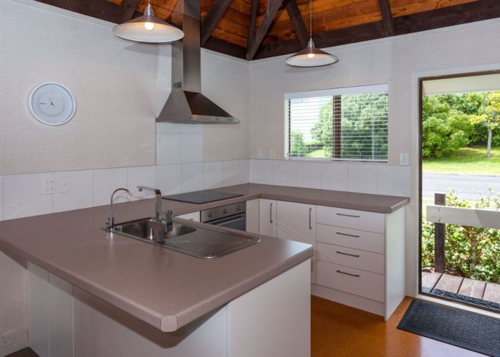  at 4/104 The Grove, Onemana, Whangamata