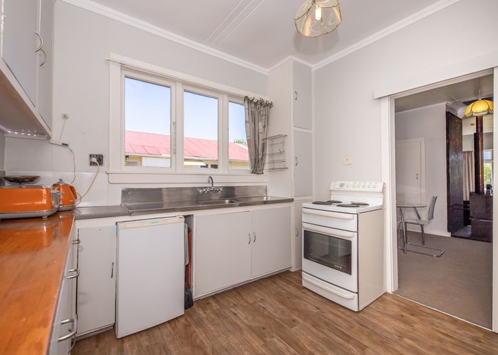  at 14 Mcgill Street, Waimangaroa