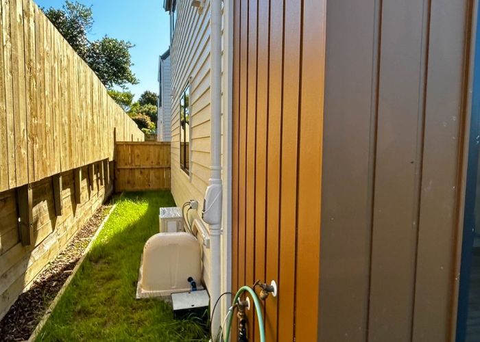  at 12/196 Royal Road, Massey East, Waitakere City, Auckland