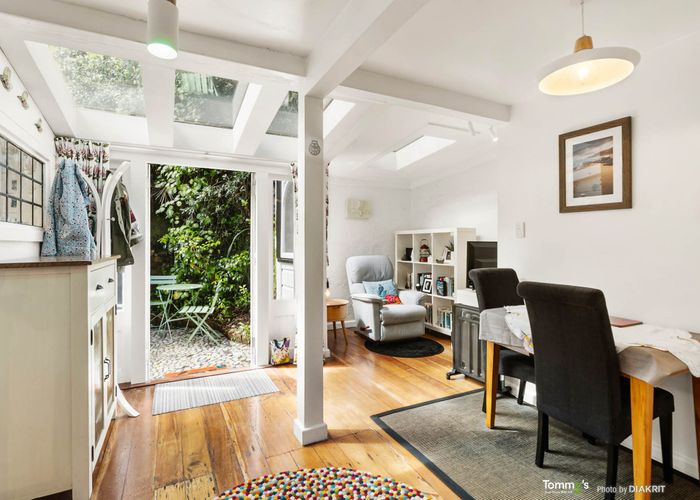  at 4 Tyne Street, Island Bay, Wellington