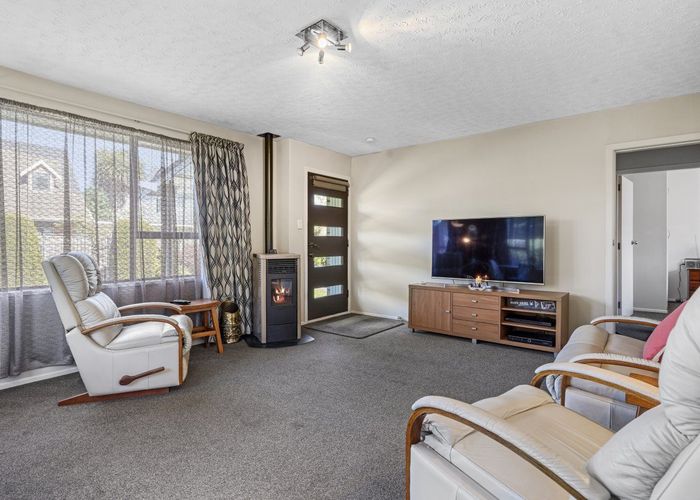  at 2/6 Steadman Road, Broomfield, Christchurch