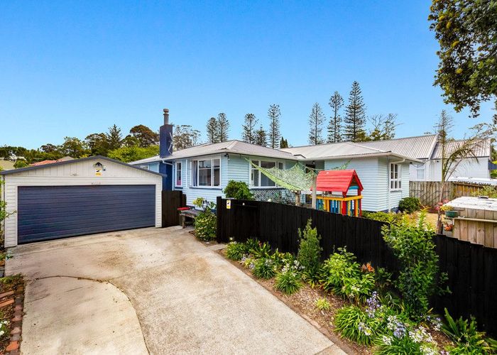  at 1 Sarona Avenue, Glen Eden, Waitakere