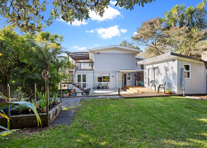  at 19 Takapu Street, Henderson, Waitakere City, Auckland