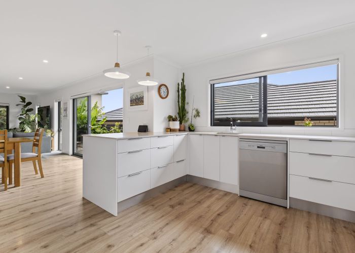  at 8 Oakmont Crescent, Waiwhakaiho, New Plymouth