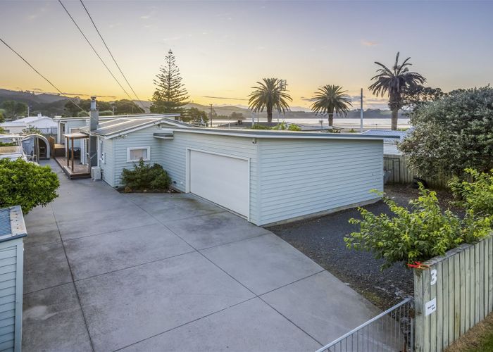 Recently sold 3 Karaka Road, Kawakawa Bay homes.co.nz