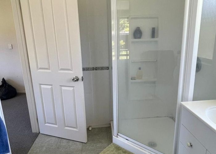  at 13 De Havilland Drive, Goodwood Heights, Auckland