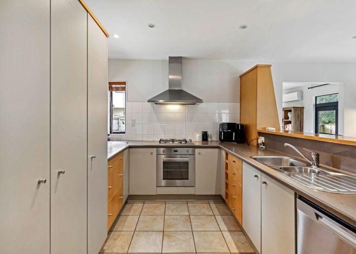  at 6 Widdison Place, Albany, Auckland