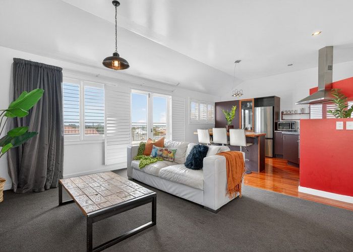  at 2/38 Bay Street, Petone, Lower Hutt, Wellington