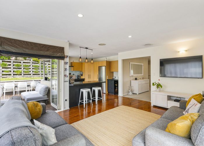  at 25 Carnmore Place, Torbay, Auckland