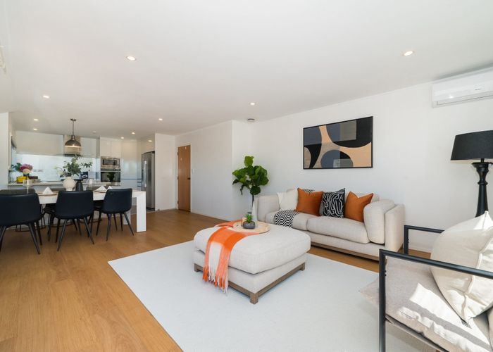  at 2/13 Naviti Place, Browns Bay, Auckland