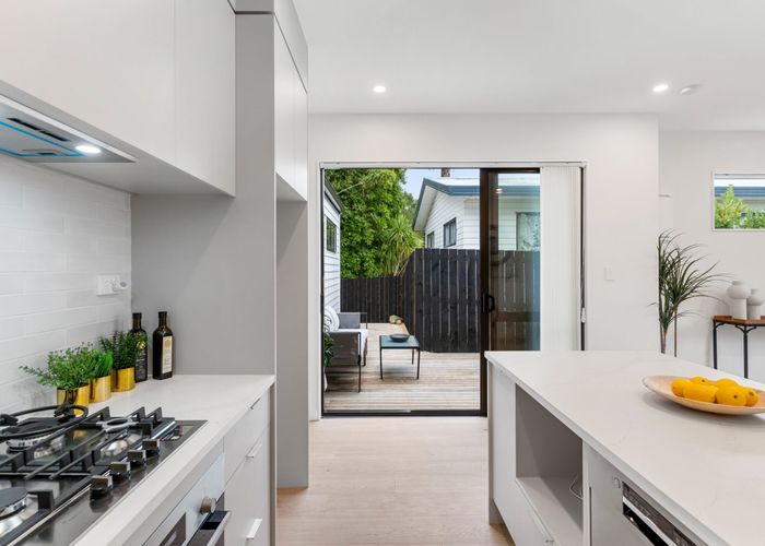  at 49B Clayburn Road, Glen Eden, Waitakere City, Auckland