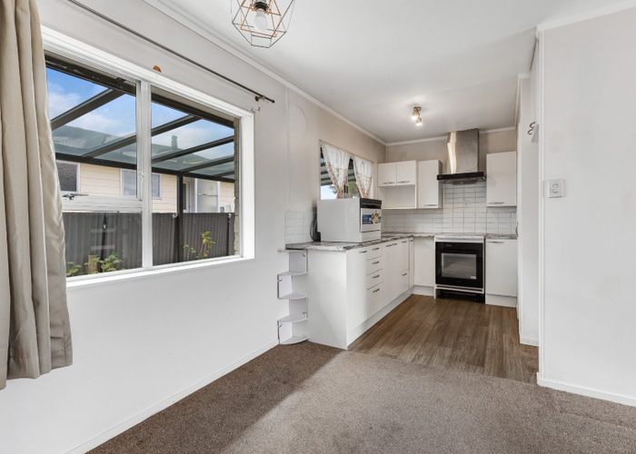  at 2/17 Berwyn Avenue, Takanini, Papakura, Auckland