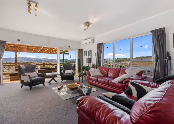  at 33 Mountain Road, Western Heights, Rotorua