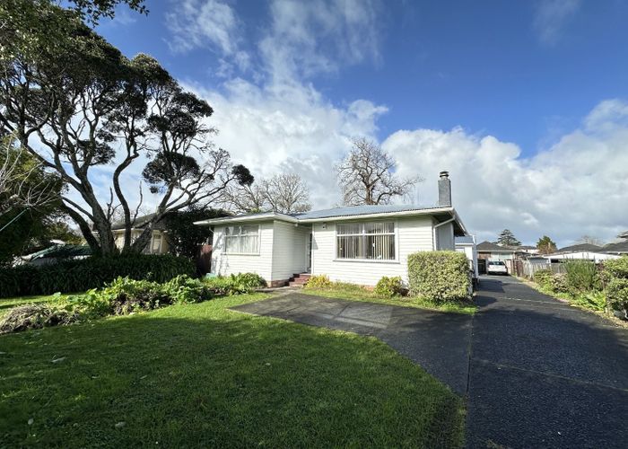  at 21 Te Kanawa Crescent, Henderson, Auckland