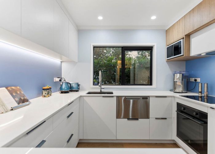  at 20A Murray Road, Te Atatu Peninsula, Waitakere City, Auckland
