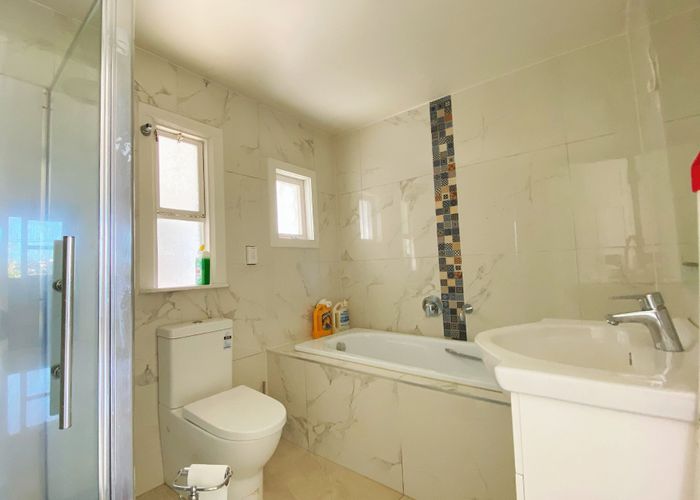  at 1/28 Rangitoto Terrace, Milford, North Shore City, Auckland