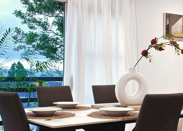  at 242 East Coast Road, Forrest Hill, North Shore City, Auckland