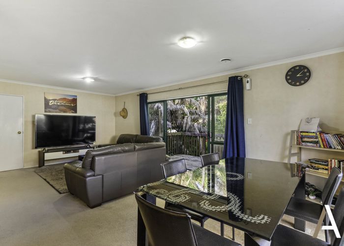  at 2 Abilene Place, Manurewa, Auckland