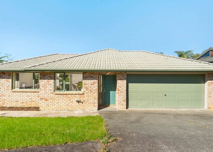  at 42 San Valentino Drive, Henderson, Auckland