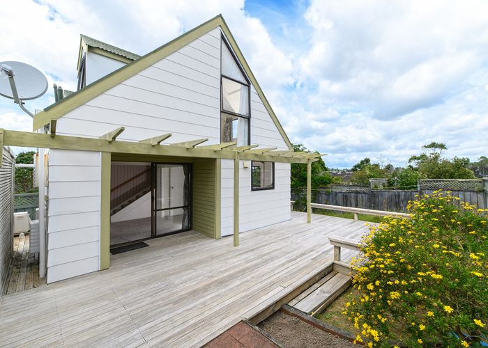  at 1/30 Glen Vista Place, Bayview, Auckland