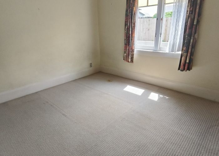  at 2/14 Panorama, Mount Wellington, Auckland City, Auckland