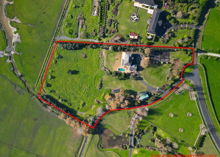 For sale 52 Porterfield Road, Whitford, Manukau City, Auckland