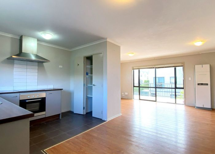  at 7/172 Mcleod Road, Te Atatu South, Auckland