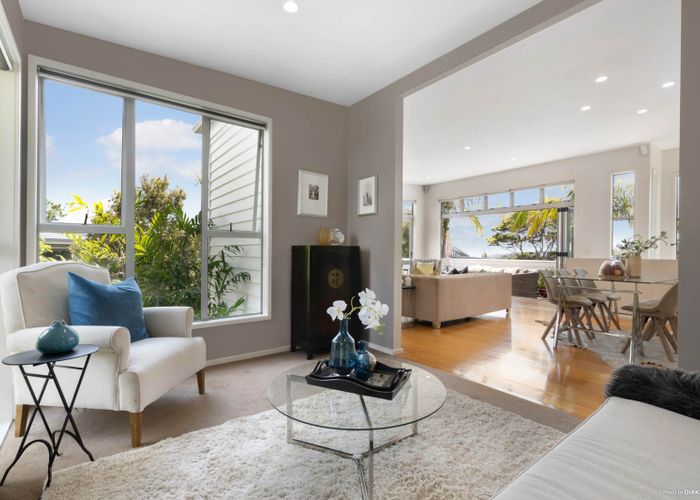  at 6 Frenz Drive, Titirangi, Auckland