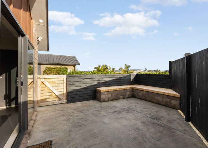  at 2/16 Iris Place, Grandview Heights, Hamilton